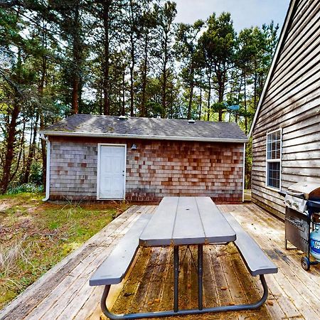 Вилла Main Deck Пасифик-Сити Экстерьер фото